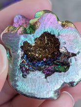 Load image into Gallery viewer, Bismuth Frog