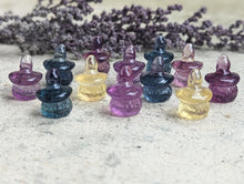 Load image into Gallery viewer, Fluorite Mini Carving - Jack-o'-Lantern with Witch Hat