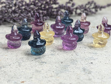 Load image into Gallery viewer, Fluorite Mini Carving - Jack-o'-Lantern with Witch Hat