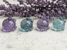 Load image into Gallery viewer, Fluorite Mini Carving - Octopus with Bow