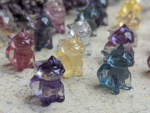 Load image into Gallery viewer, Fluorite Mini Carving - Toothless (How to Train Your Dragon)