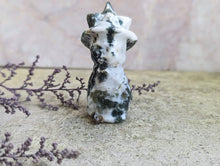 Load image into Gallery viewer, Moss Agate Kitty with Witch Hat Carving