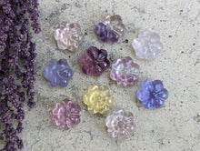 Load image into Gallery viewer, Fluorite Mini Carving - Flower