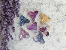 Load image into Gallery viewer, Fluorite Mini Carving - Triquetra Irish Knot