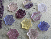 Load image into Gallery viewer, Fluorite Mini Carving - Flower