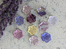 Load image into Gallery viewer, Fluorite Mini Carving - Flower
