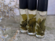 Load image into Gallery viewer, Parsley and Lime 10ml Perfume Roller