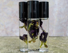 Load image into Gallery viewer, Blue Lotus Blossom and Amber 10ml Perfume Roller