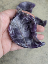 Load image into Gallery viewer, Chevron Amethyst Leaf Bowls