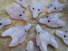 Load image into Gallery viewer, Rose Quartz Wolf Pendant