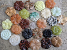 Load image into Gallery viewer, Flower Pendants - Medium