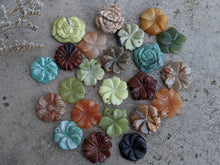 Load image into Gallery viewer, Flower Pendants - Small