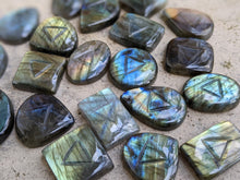 Load image into Gallery viewer, Labradorite Elemental Signs - Fire and Water