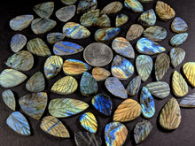 Load image into Gallery viewer, Labradorite Carved Leaves