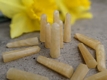 Load image into Gallery viewer, Yellow Calcite Pencil Points