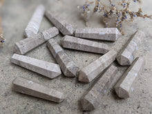 Load image into Gallery viewer, Sandstone Double Terminated Points