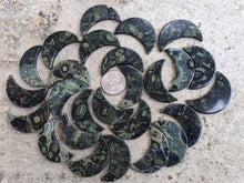 Load image into Gallery viewer, Kambaba Jasper Moons