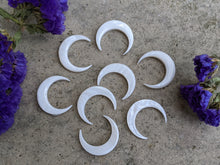 Load image into Gallery viewer, Mother of Pearl Naja Crescent Bead