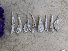 Load image into Gallery viewer, Raw Magnesium Ore Feathers