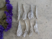 Load image into Gallery viewer, Raw Magnesium Ore Feathers