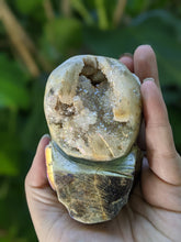 Load image into Gallery viewer, Aura Druzy Skulls