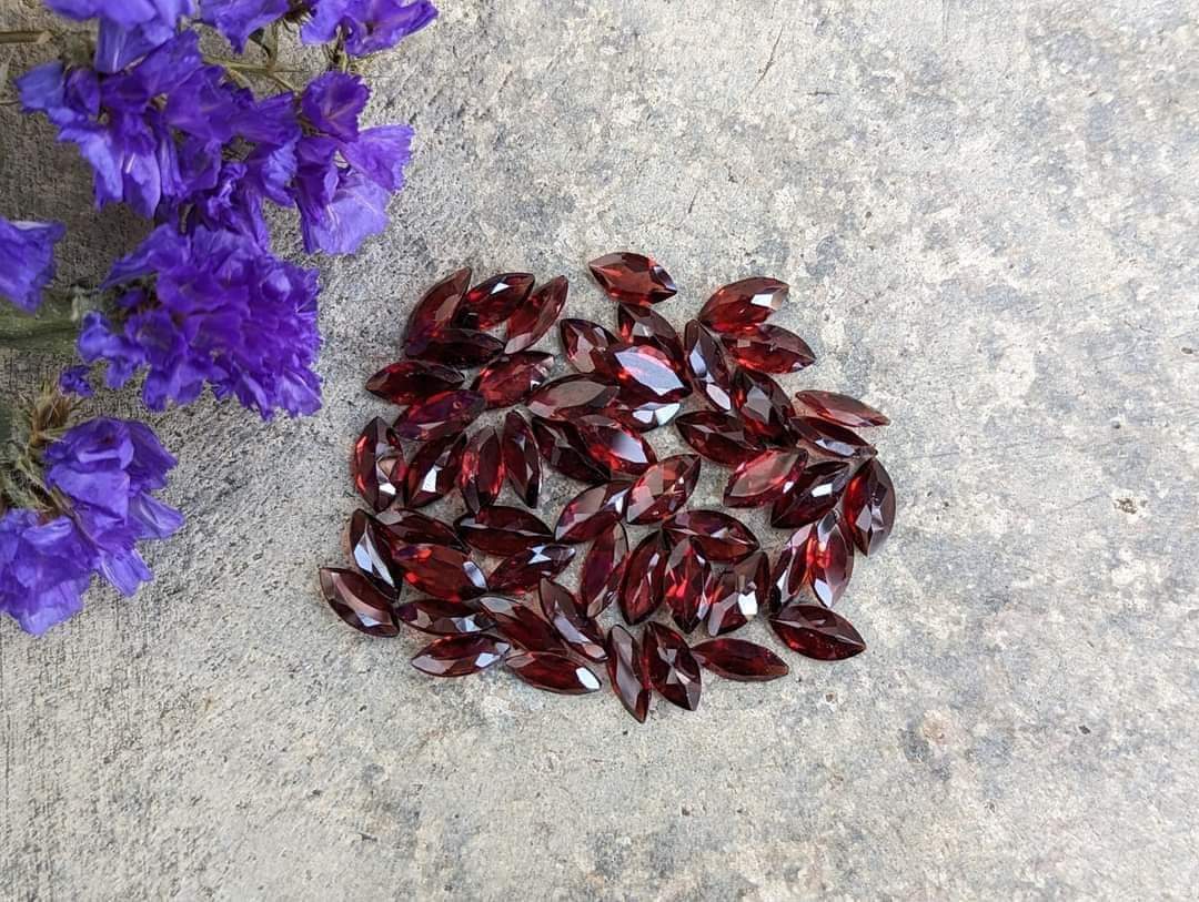 Garnet Marquise Facets - 5x10mm