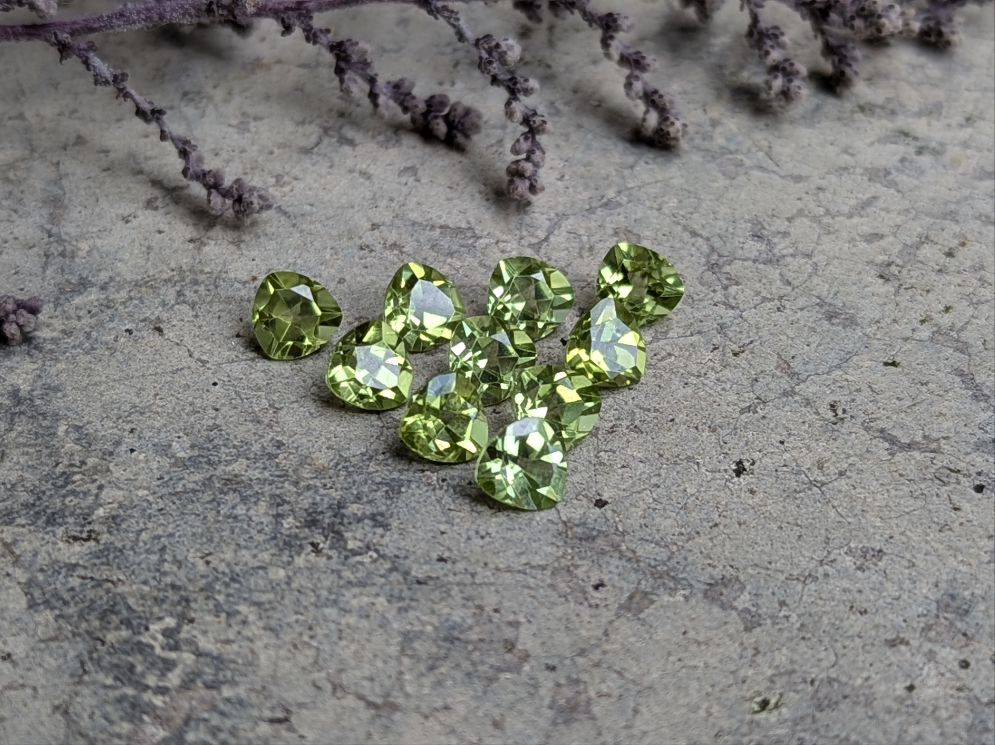 Peridot Trillion Facets - 6mm