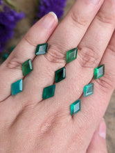 Load image into Gallery viewer, Green Onyx Diamond Facets - 7x11mm
