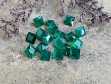 Load image into Gallery viewer, Green Onyx Square Facets - 6mm
