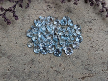 Load image into Gallery viewer, Sky Blue Topaz Round Facets - 4mm
