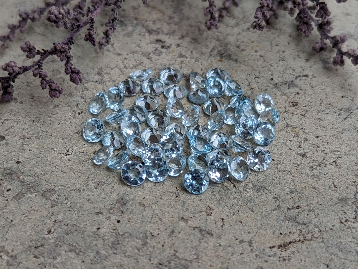 Sky Blue Topaz Round Facets - 4mm