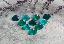 Load image into Gallery viewer, Green Onyx Teardrop Facets - 6x8mm
