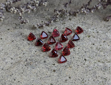 Load image into Gallery viewer, Garnet Trillion Facets - 4mm
