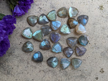 Load image into Gallery viewer, Labradorite Trillion Facets - 8mm
