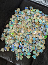 Load image into Gallery viewer, Ethiopian Welo Opal Trillion Facets - 4mm
