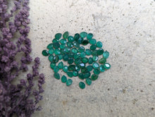 Load image into Gallery viewer, Green Onyx Teardrop Facets - 3x4mm
