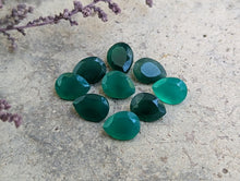 Load image into Gallery viewer, Green Onyx Teardrop Facets - 7x9mm
