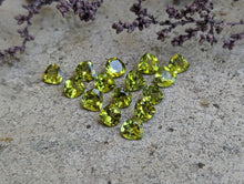 Load image into Gallery viewer, Peridot Wide Teardrop Facets - 5mm
