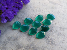 Load image into Gallery viewer, Green Onyx Teardrop Facets - 9x12mm
