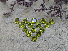 Load image into Gallery viewer, Peridot Wide Teardrop Facets - 5mm
