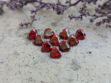 Load image into Gallery viewer, Garnet Heart Facets - 6mm
