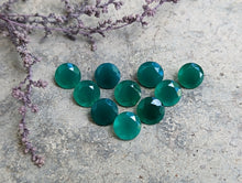 Load image into Gallery viewer, Green Onyx Round Facets - 8mm
