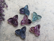 Load image into Gallery viewer, Fluorite Mini Carving - Triquetra Irish Knot
