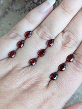 Load image into Gallery viewer, Garnet Teardrop Facets - 5x7mm
