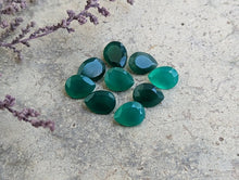 Load image into Gallery viewer, Green Onyx Teardrop Facets - 7x9mm
