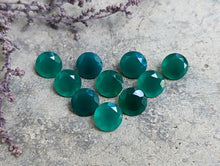 Load image into Gallery viewer, Green Onyx Round Facets - 8mm
