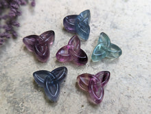 Load image into Gallery viewer, Fluorite Mini Carving - Triquetra Irish Knot
