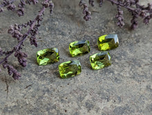Load image into Gallery viewer, Peridot Rectangle Baguette Facets - 5x7mm
