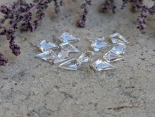 Load image into Gallery viewer, White Topaz Fancy Kite Facets
