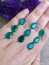 Load image into Gallery viewer, Green Onyx Teardrop Facets - 9x12mm
